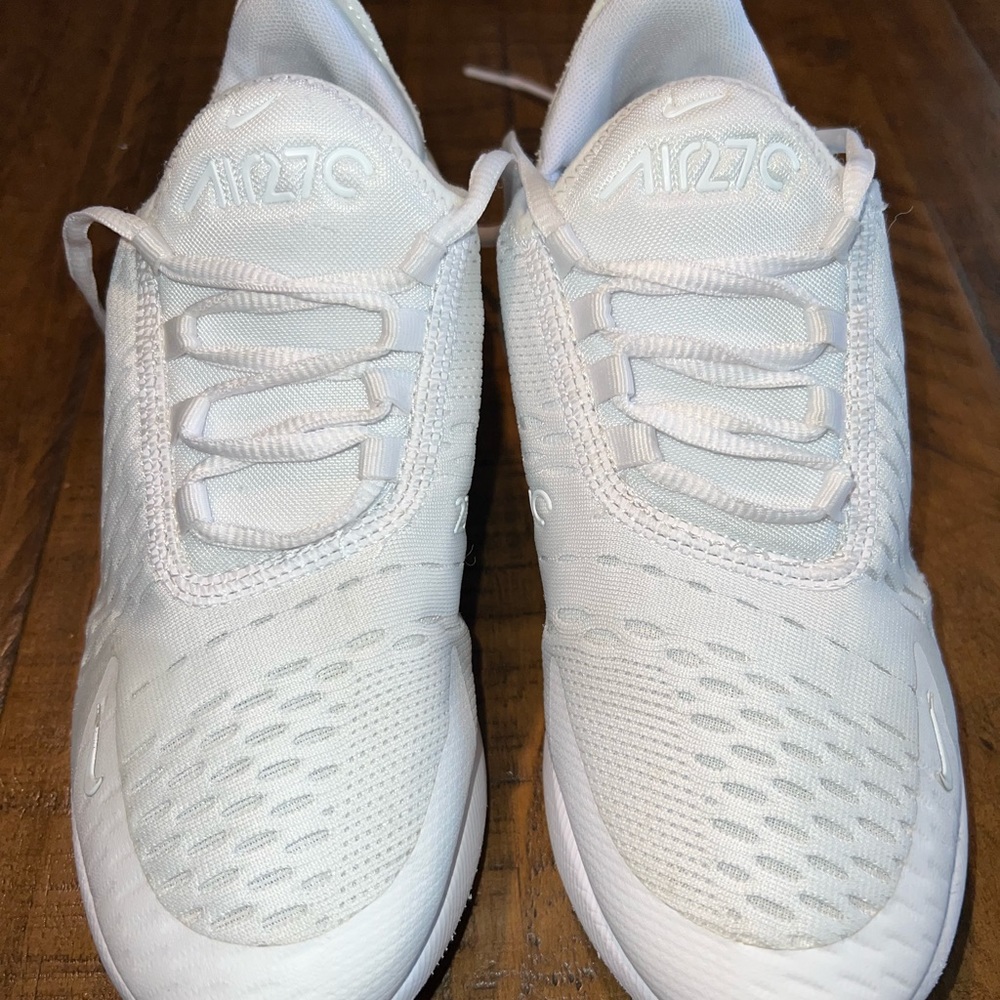 White Nike Air Max 270